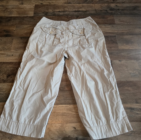 St. John's Bay stretch capris size 6 - Picture 2 of 2